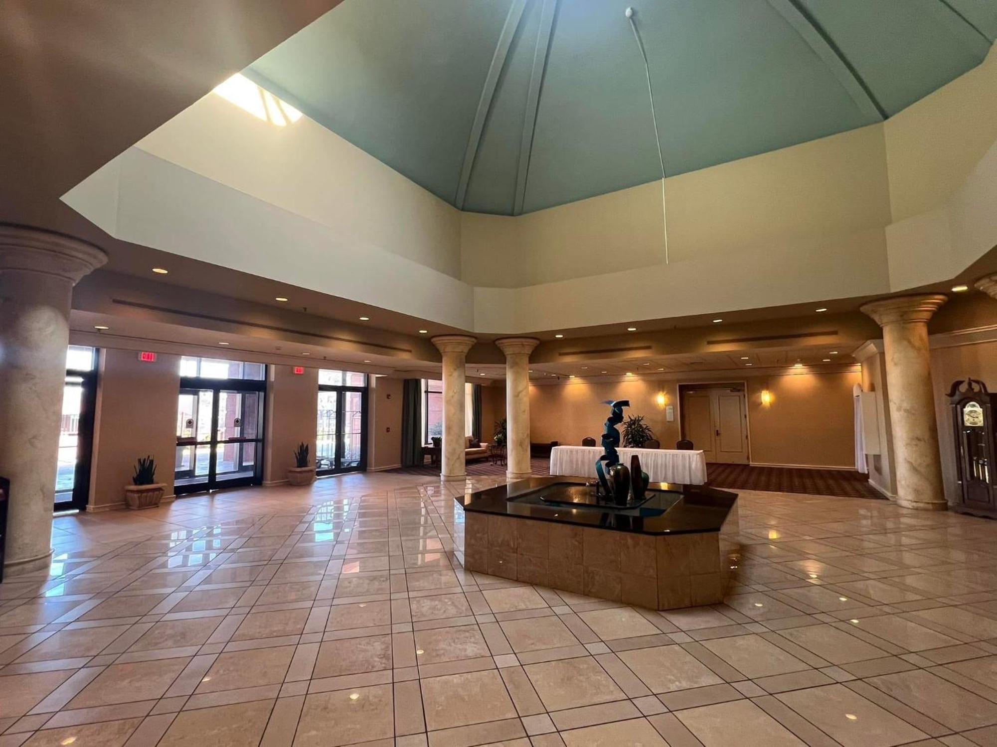 Lynchburg Grand Hotel Экстерьер фото