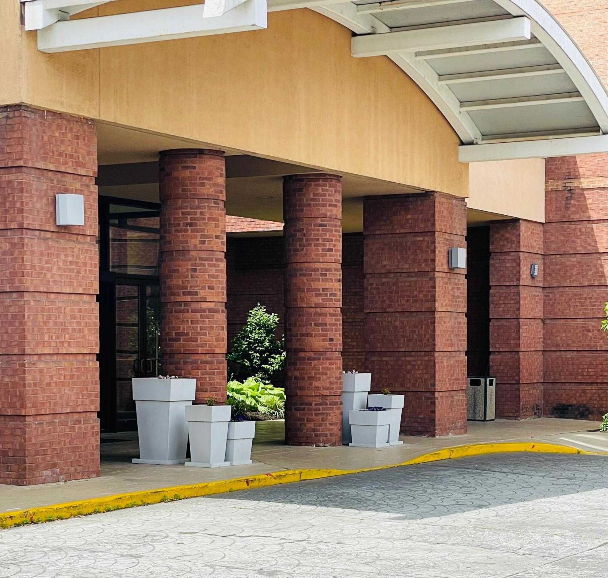 Lynchburg Grand Hotel Экстерьер фото