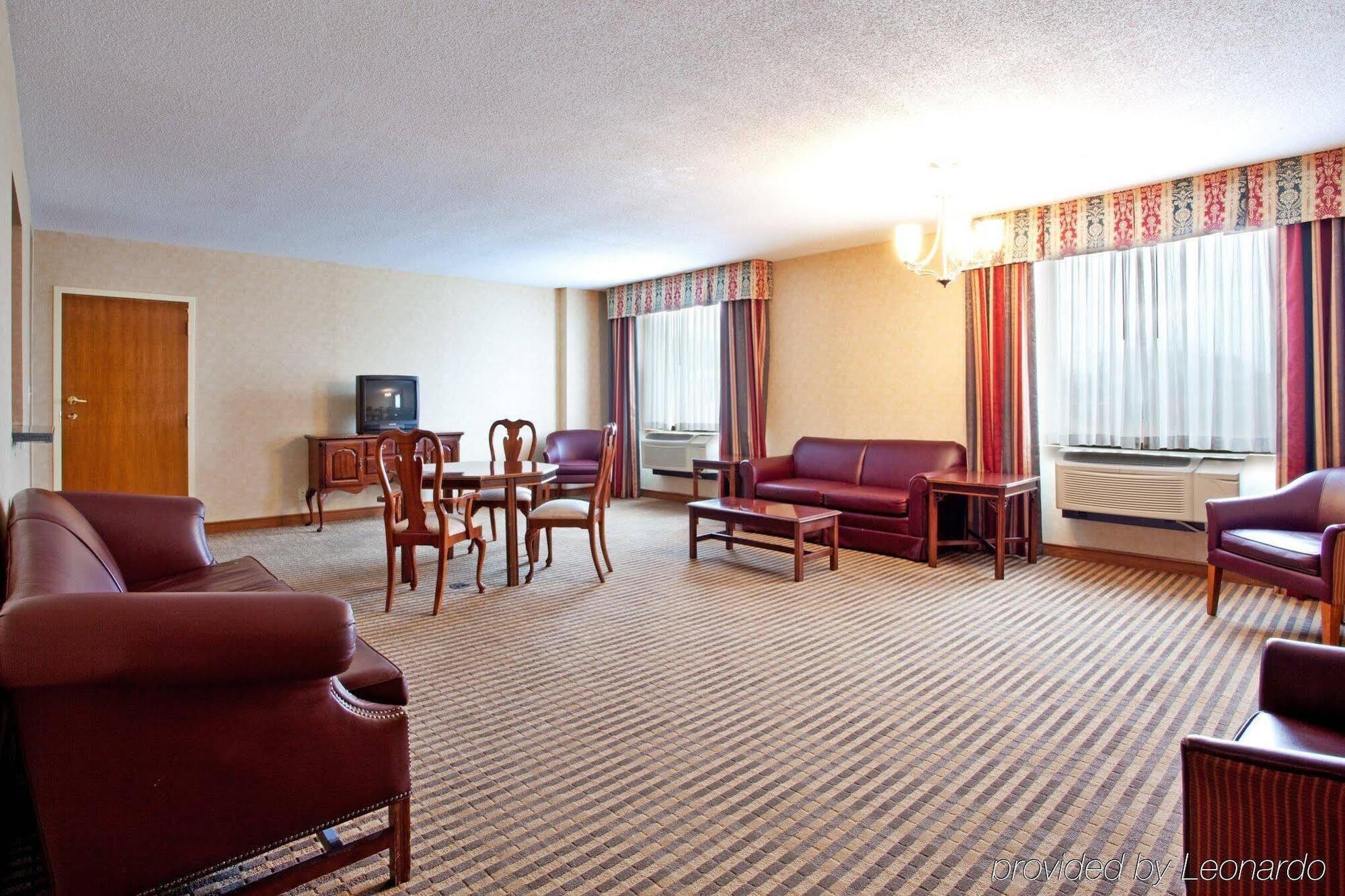 Lynchburg Grand Hotel Экстерьер фото